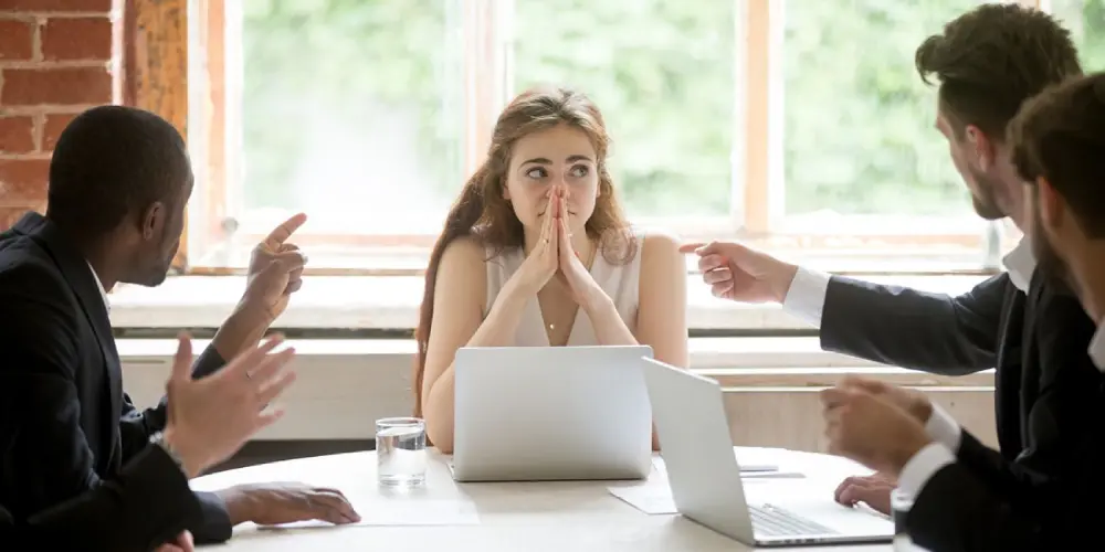 Mansplaining Nedir? Örnekleri ve Korunma Yolları